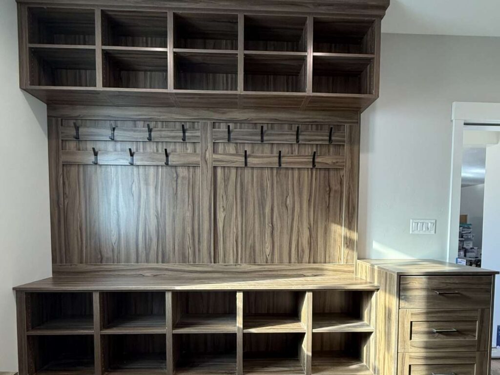 a laundry mudroom storage