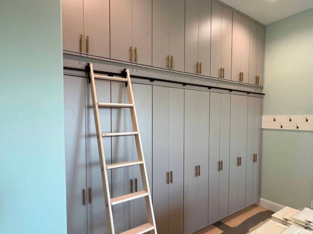 laundry mudroom storage