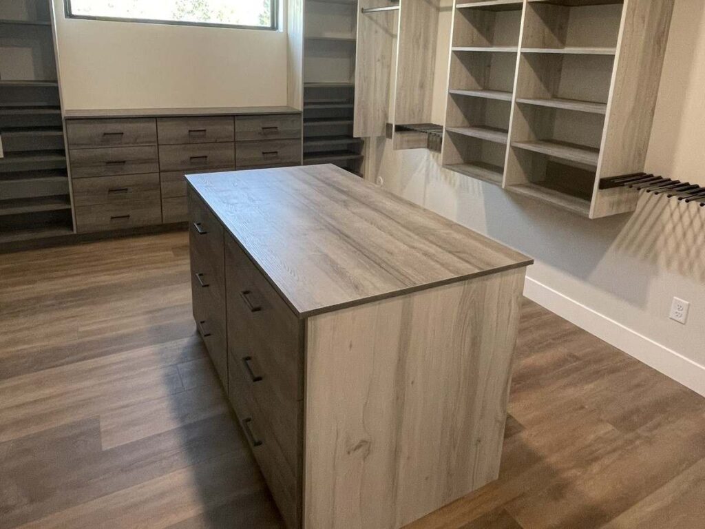 custom closet color & finishes in idaho falls
