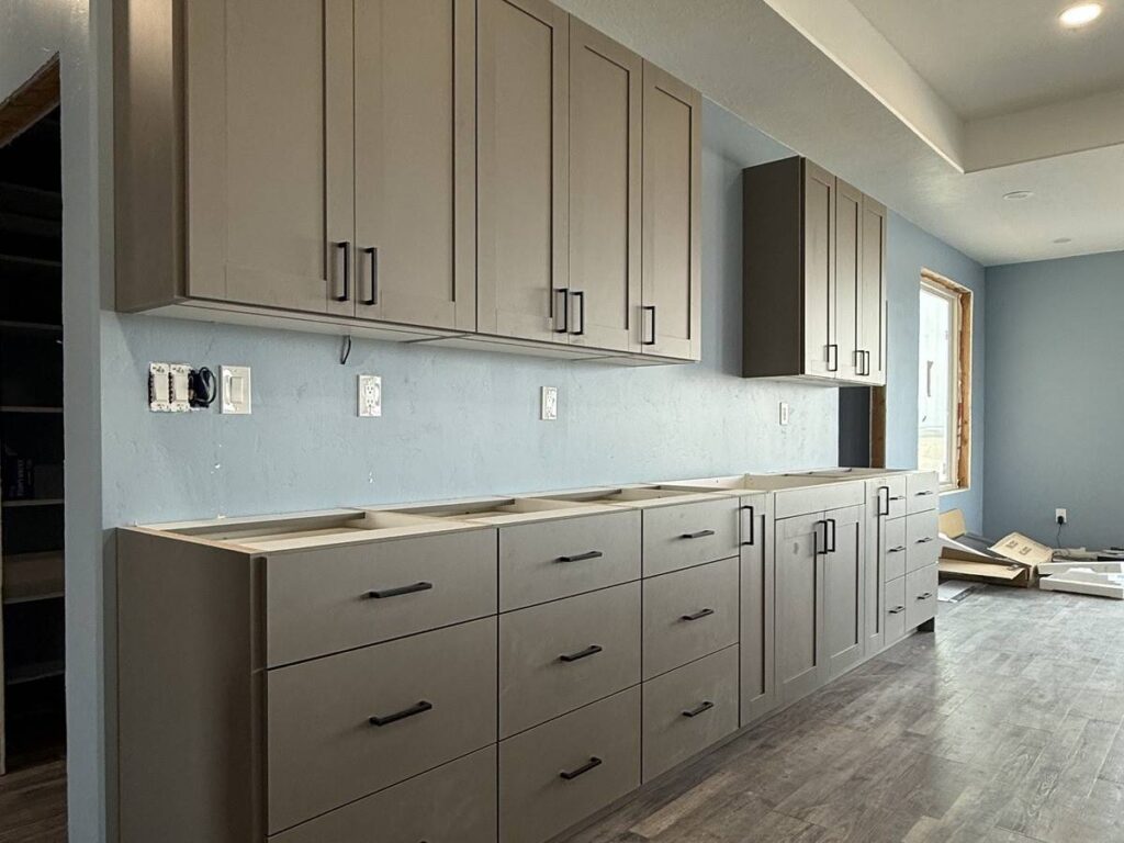 custom closet finishes & color in idaho falls