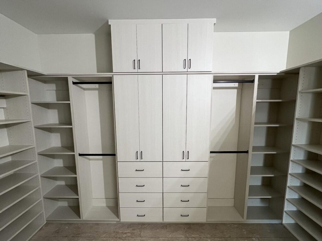 walk in closet vs reach in closet